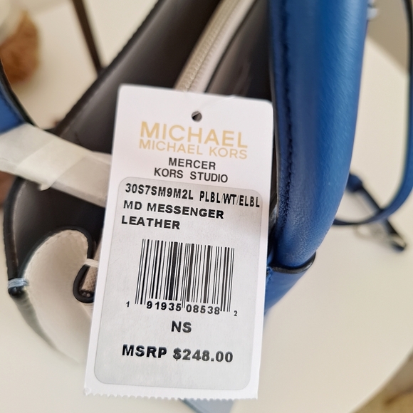 NEW Michael Kors Studio Mercer Medium Pebbled Leather Messenger Bag - Picture 10 of 10